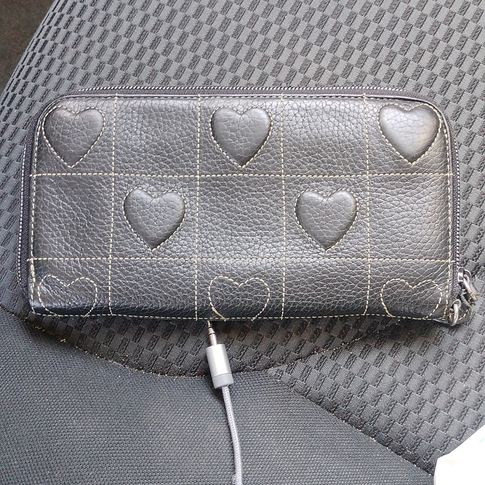 💝Brighton large black leather quilted zipper wallet